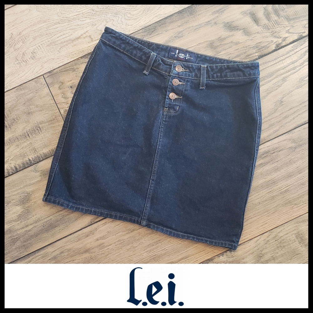 NWOT l.e.i. Jean Skirt
